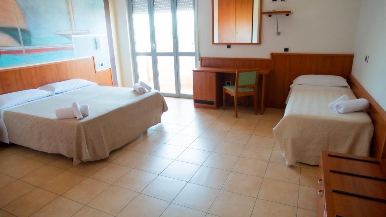 Hotel Royal Giulianova Exterior photo
